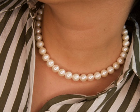 Freshwater Choker Necklace 10mm Round White Pearls