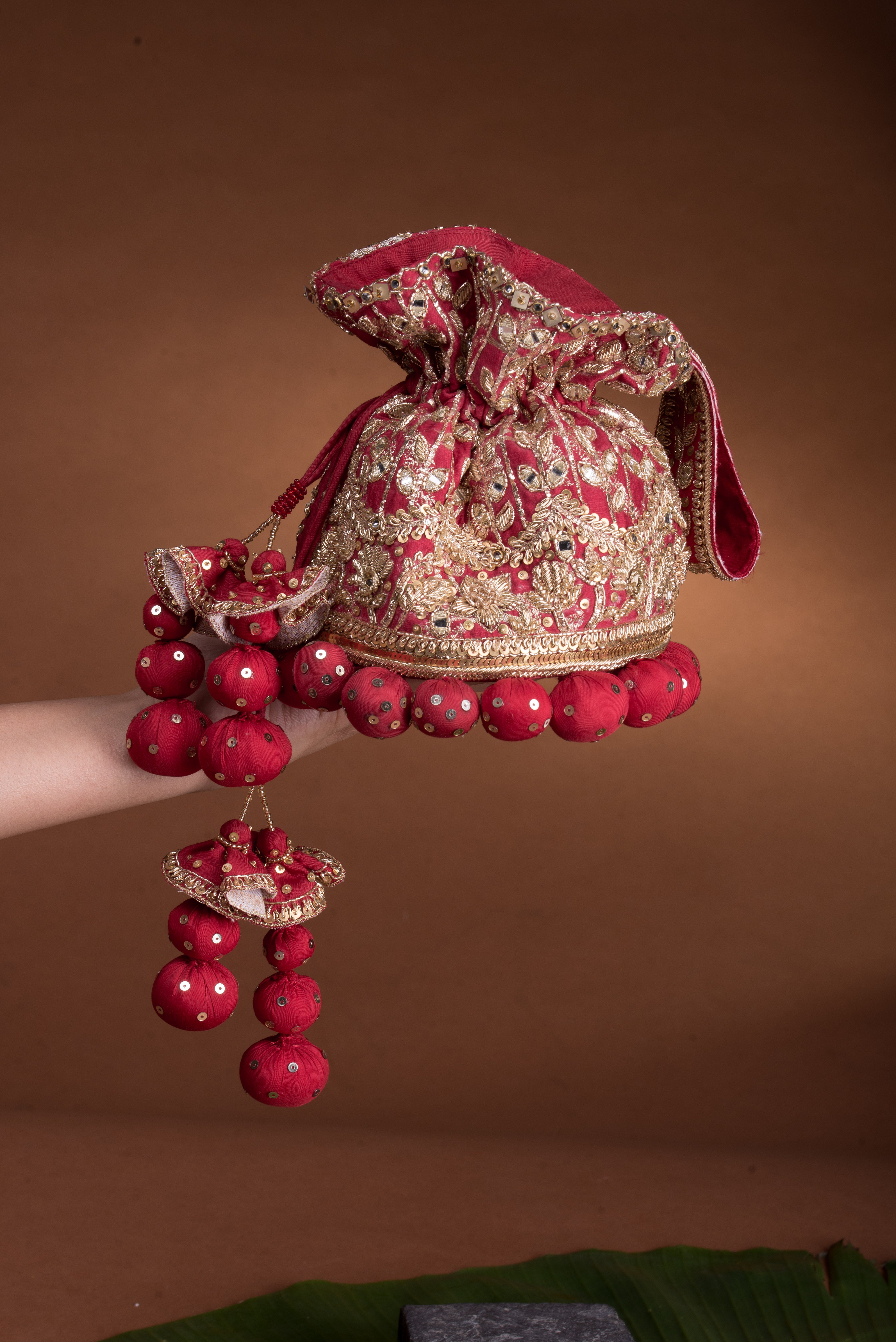 Red bridal bucket bag - Chanderi