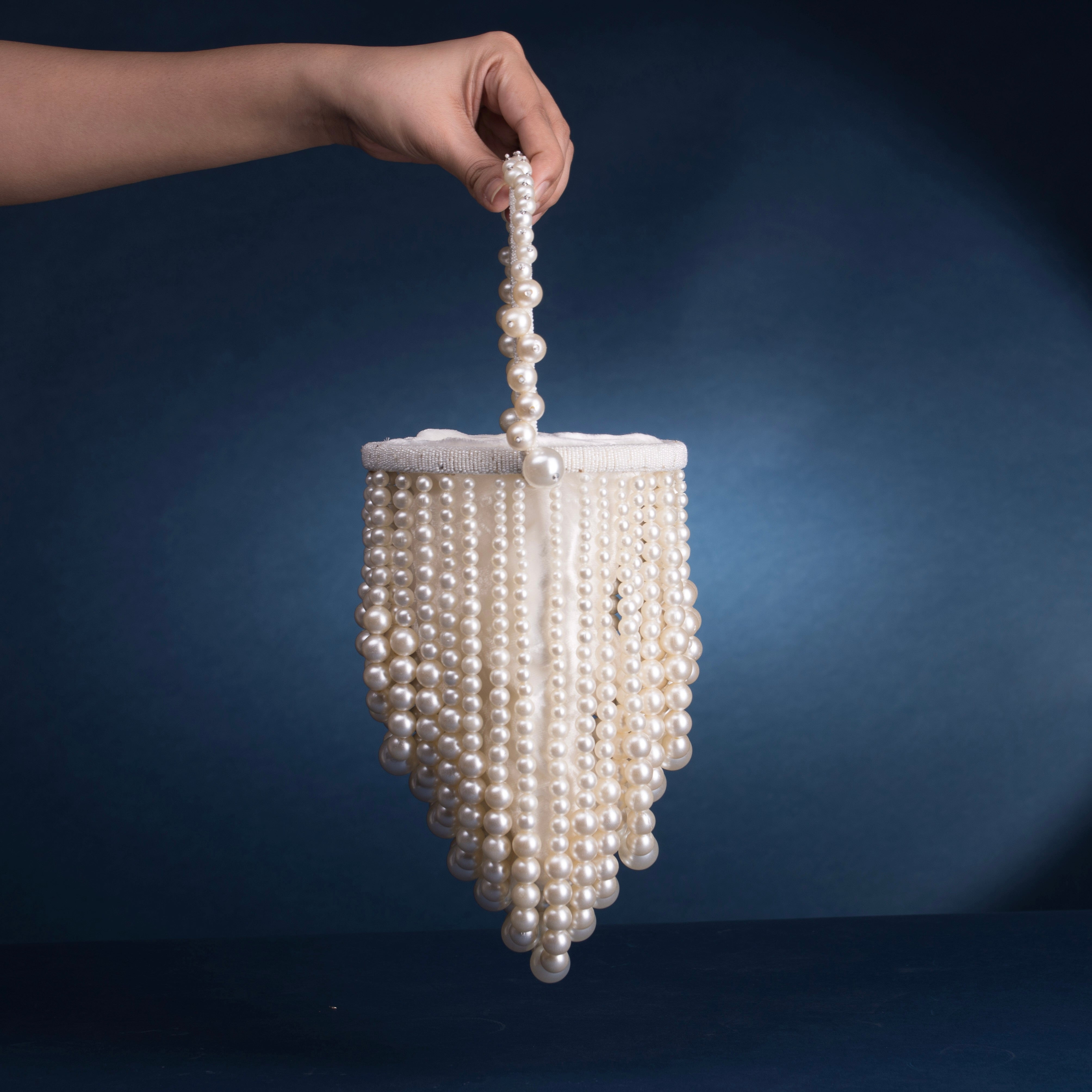 Lumina Pearls Chandelier Bag