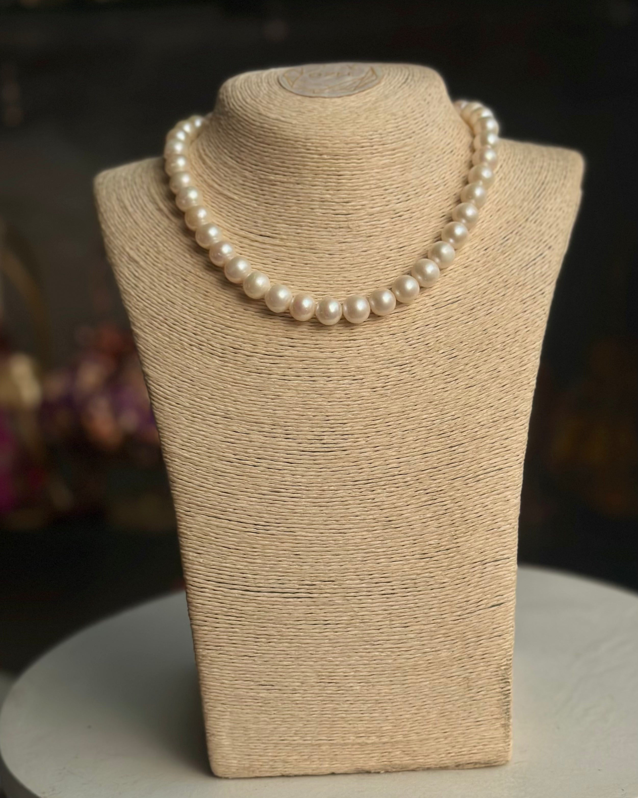 Freshwater Choker Necklace 10mm Round White Pearls