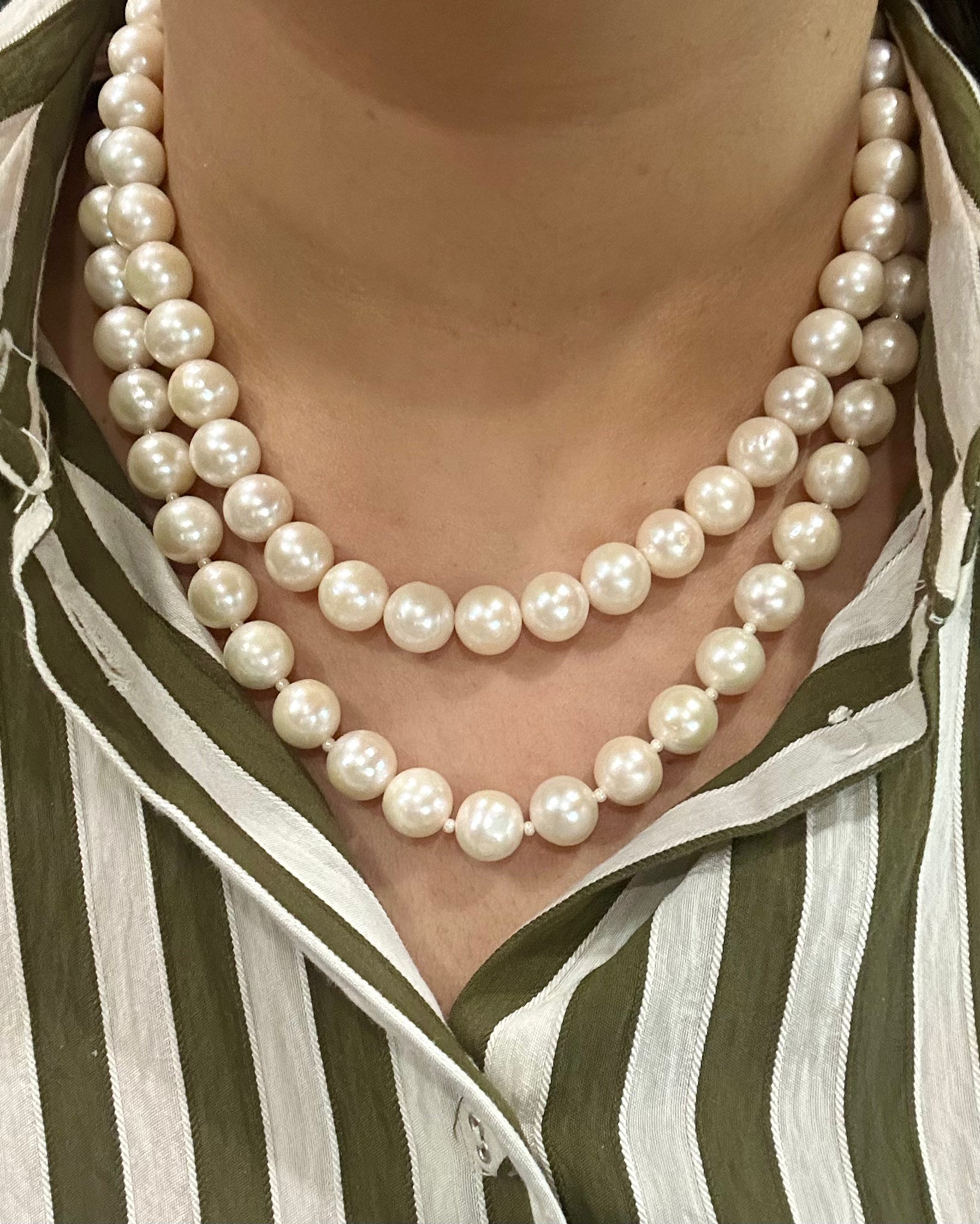 Freshwater Choker Necklace 10mm Round White Pearls