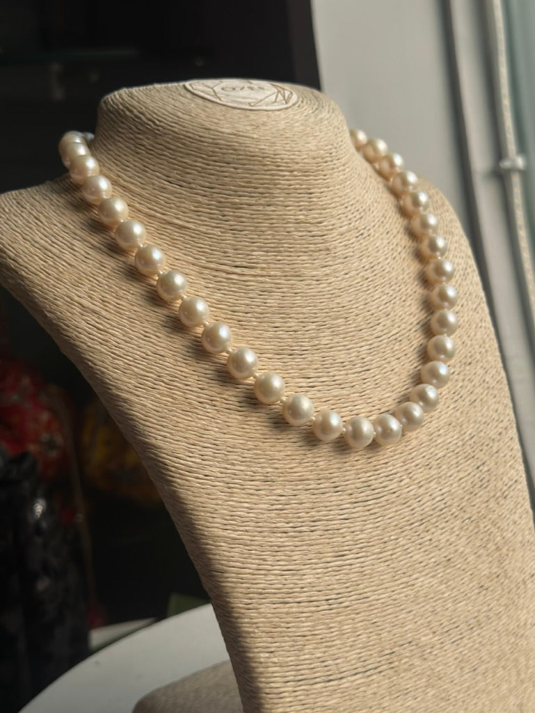 Freshwater Princess Necklace 10mm Round White Pearls