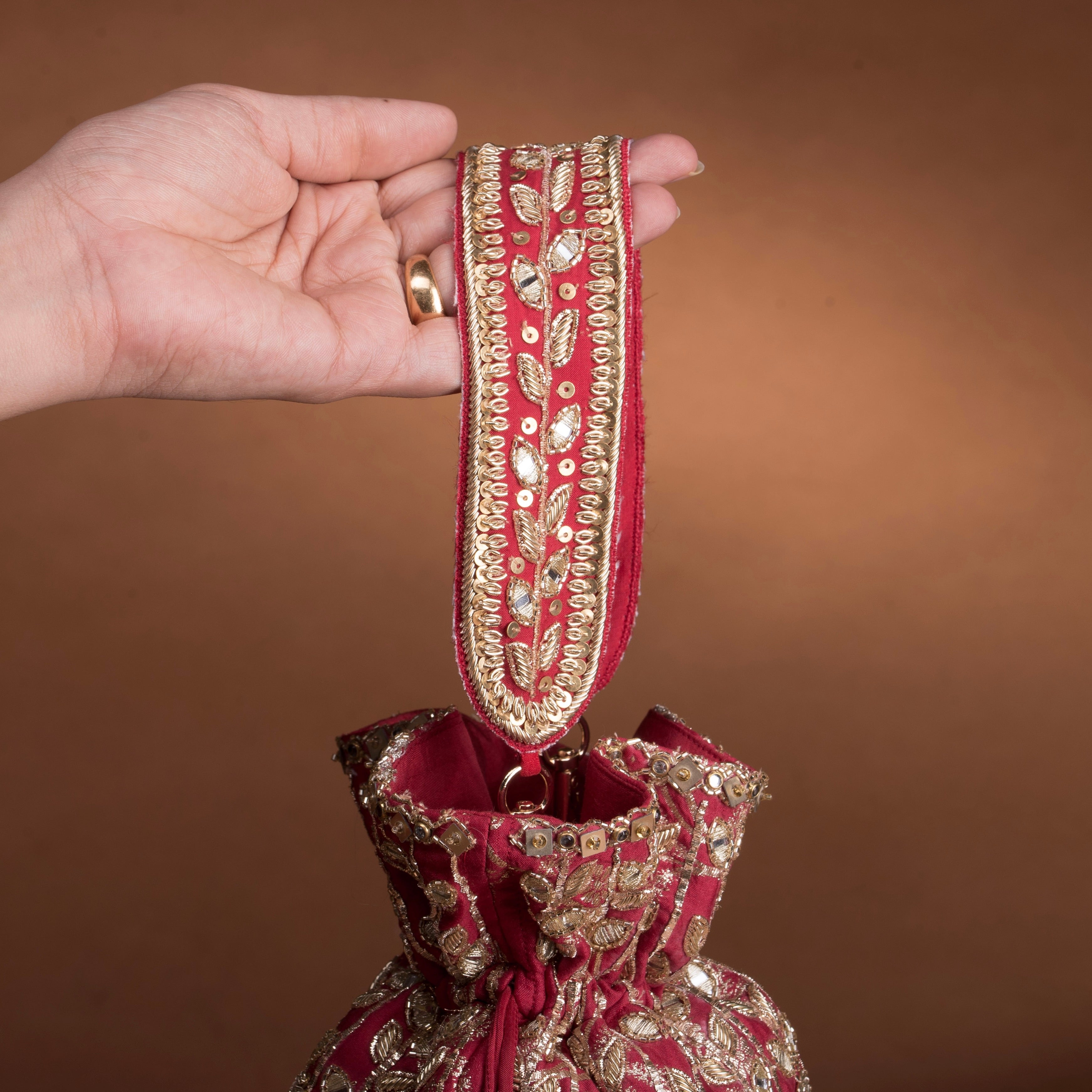 Red bridal bucket bag - Chanderi