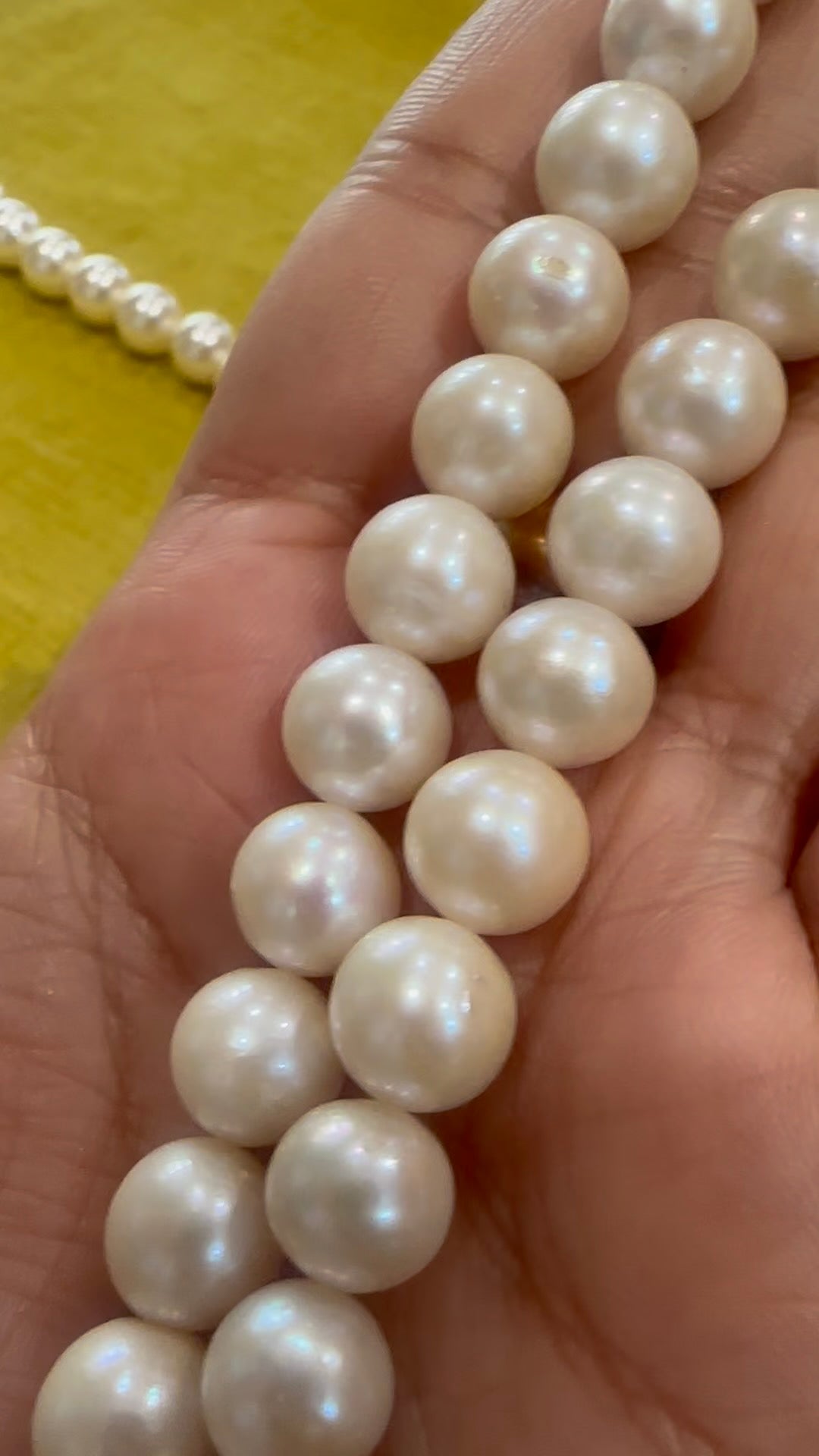 Freshwater Choker Necklace 10mm Round White Pearls